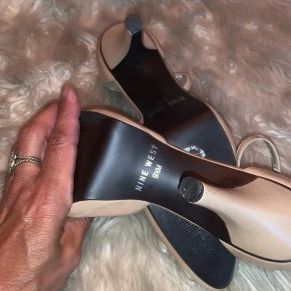 Nine West Playground Leather Pumps w/ Ankle Strap Nude Womens Shoe Size 9.5M - Picture 7 of 15